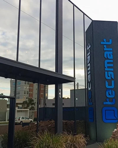 Limpeza de Fachada e Vitrine Comercial na Tecsmart Toledo